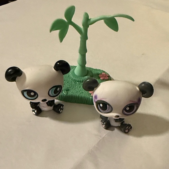 Littlest Pet Shop Other - Littlest Pet Shop 2005 "Pet Pairs" #89 Panda and #90 Panda with Bamboo Tree